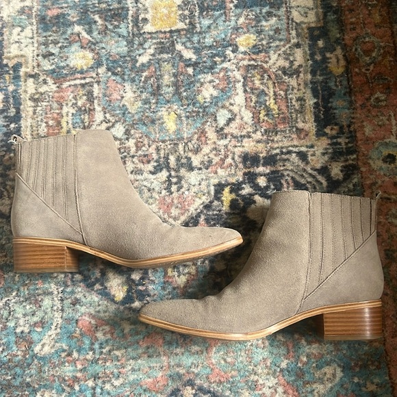 Marc Fisher Suede Nude Pointed Toe Boots Fall Booties - Picture 1 of 3